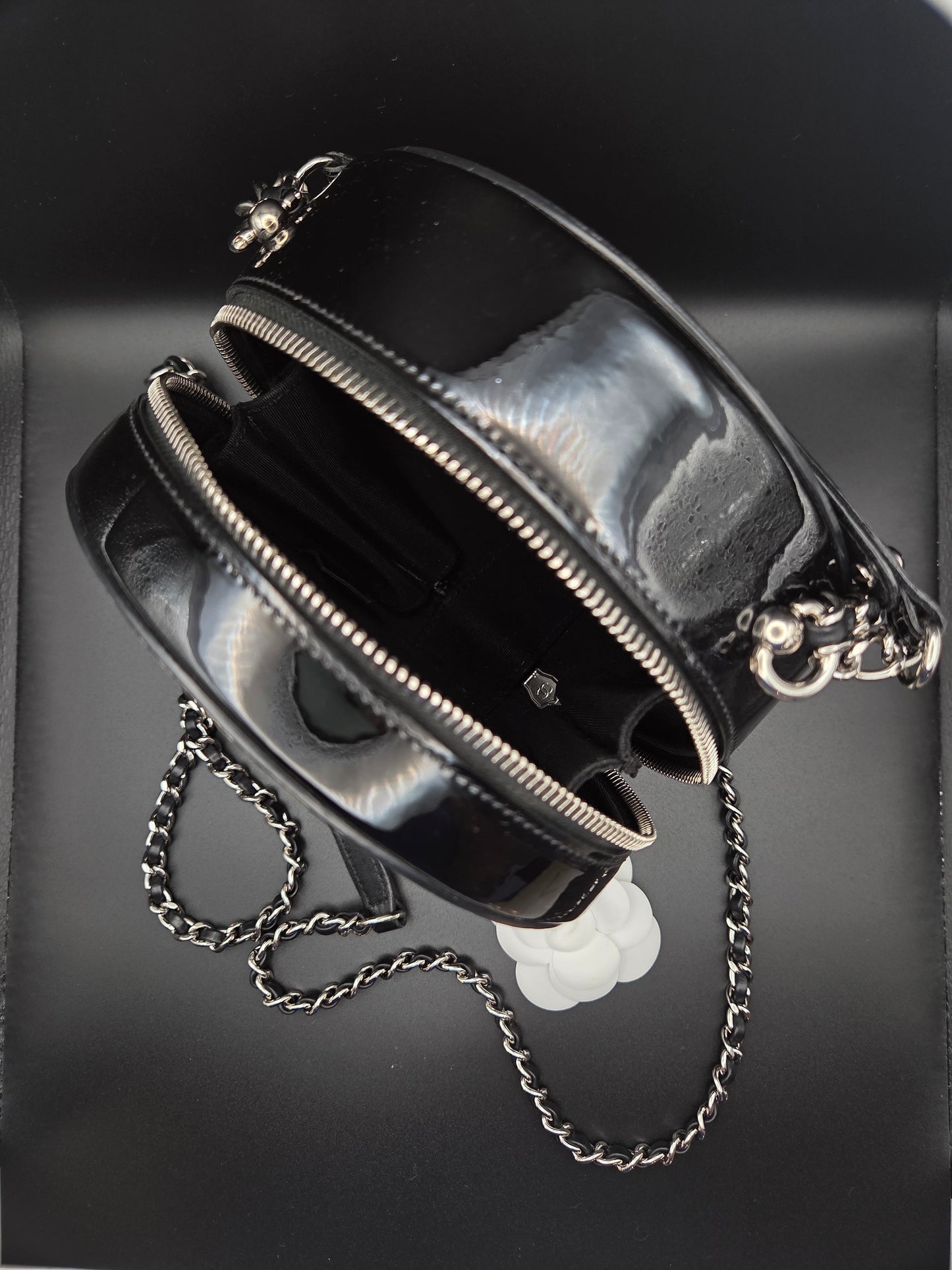 Chanel - Evening On The Moon Round Glitter Bag