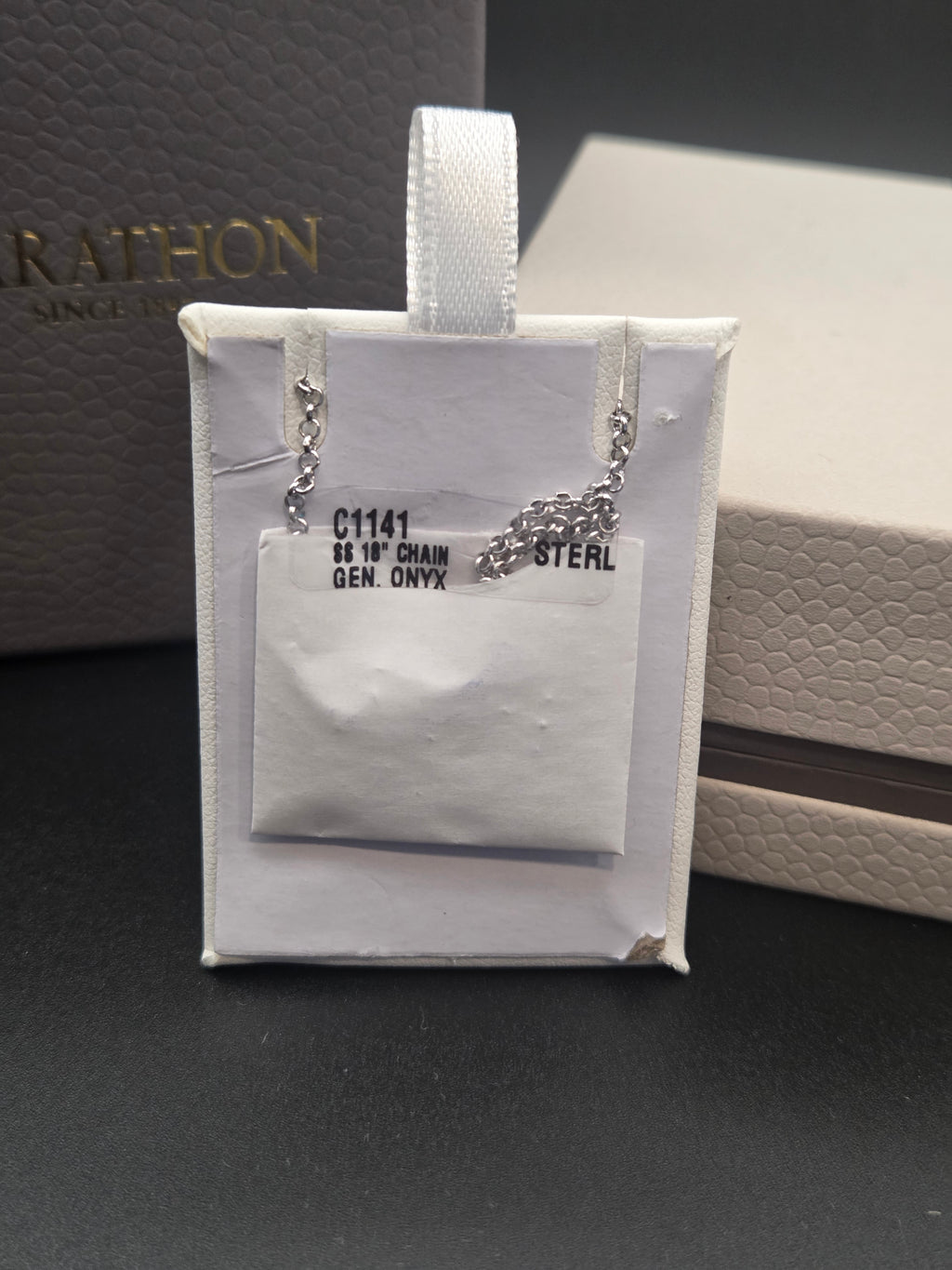 Collier croix Marathon